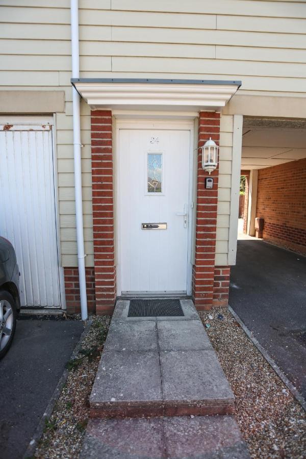 Shorebreak - Bracklesham Bay Apartment Chichester Bagian luar foto